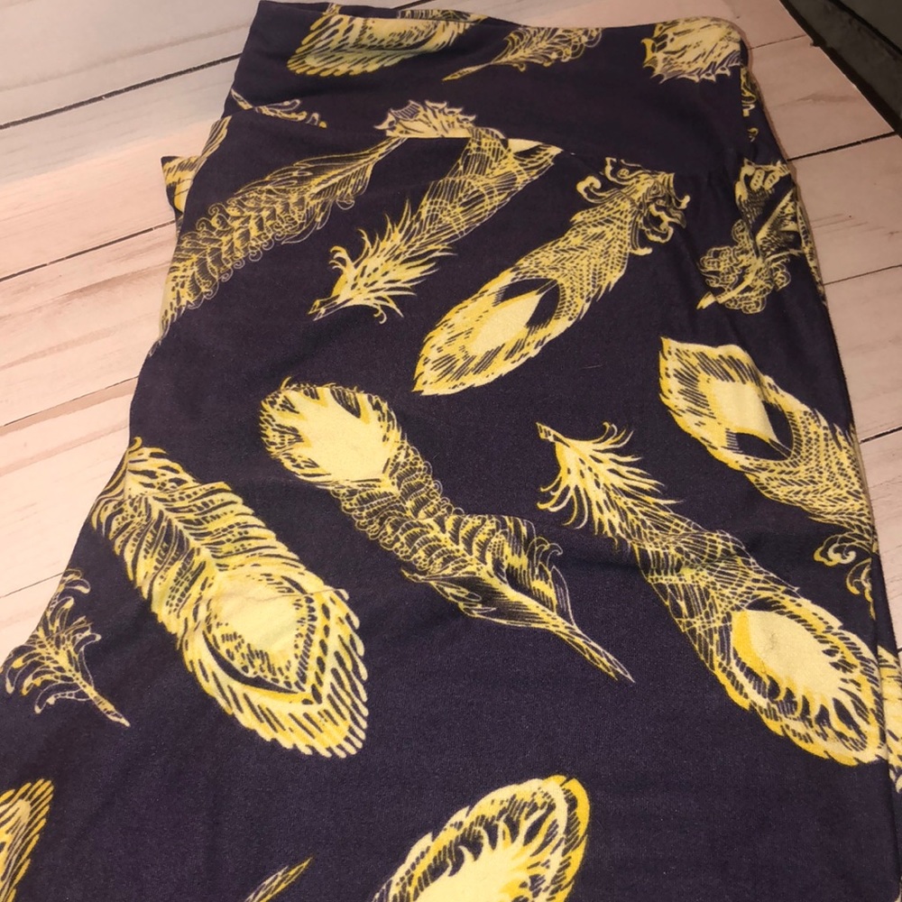 RARE Vintage Feather print LuLaRoe Leggings